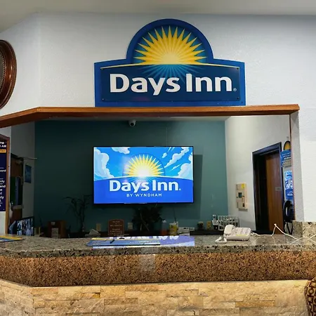 Days Inn By Wyndham Mankato-2