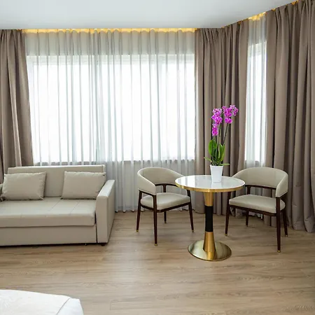 Sky Hotel Tirana-3