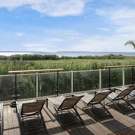 Hampton Inn & Suites Ocean City Bayfront-Convention Center-2