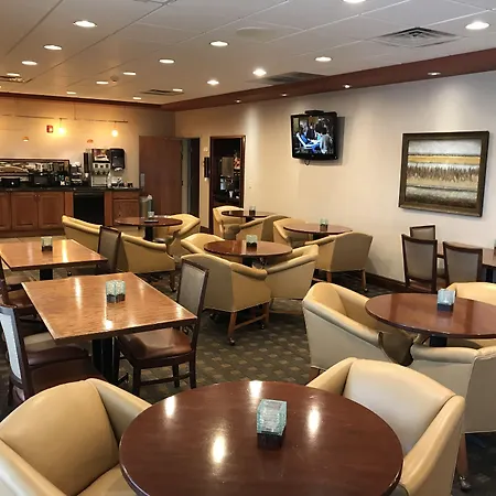 Norfolk Country Inn And Suites-3