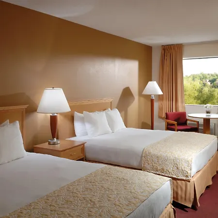 Whispering Hills Inn-3