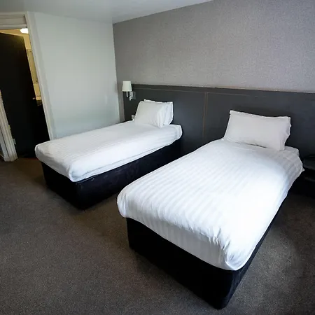 Pendulum Hotel-3