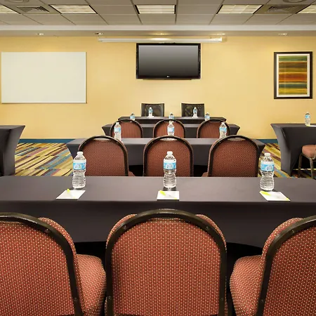 Fairfield Inn & Suites By Marriott Marshall-3