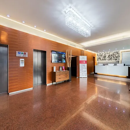 Quality Hotel Delfino Venezia Mestre-3