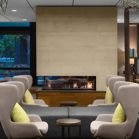 Courtyard By Marriott Seattle Bellevue/Downtown-3