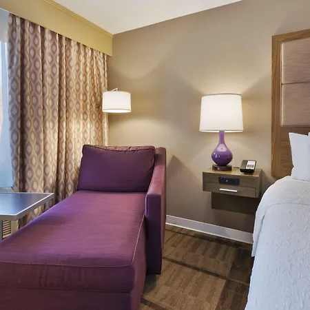 Hampton Inn Waterbury-3