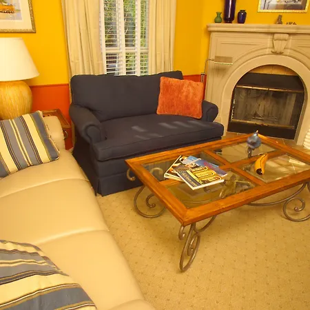 Hidden Garden Cottages & Suites-3