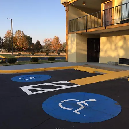 Days Inn By Wyndham Madison-3