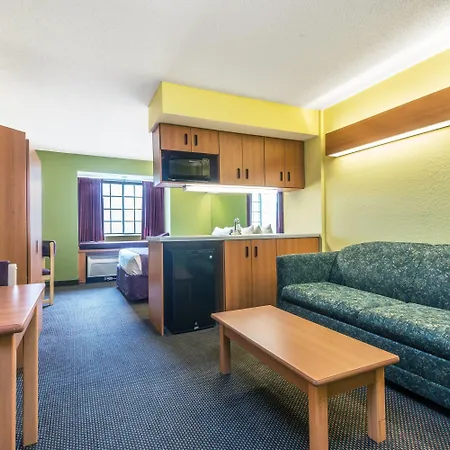 Microtel Inn & Suites By Wyndham Auburn-3