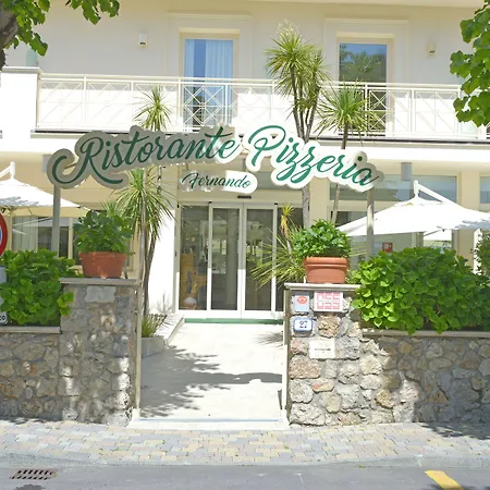 Hotel Pigalle-2