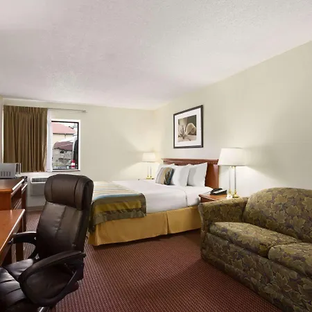 Days Inn By Wyndham Middletown-2