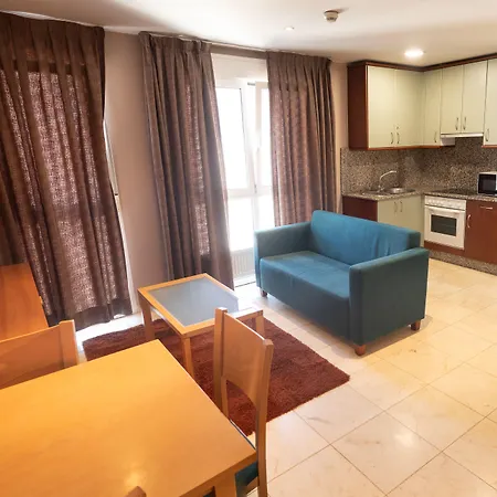 Hotel Apartamentos Ciudad de Lugo-3