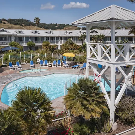 Avila Lighthouse Suites-3