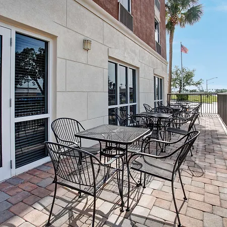 Hampton Inn & Suites Cape Coral / Fort Myers-2
