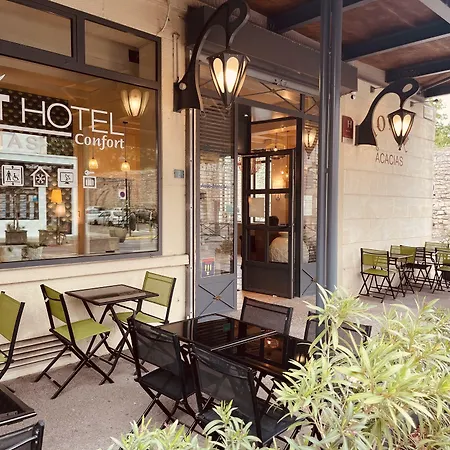 Brit Hotel Acacias-2