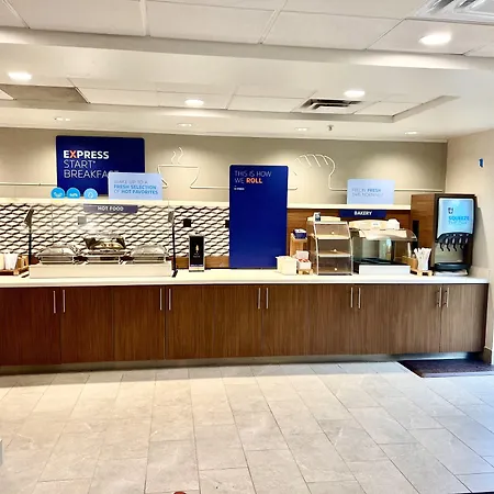 Holiday Inn Express Madison-3