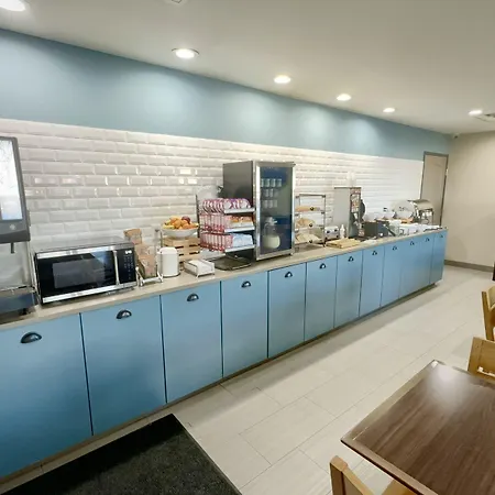 Country Inn & Suites By Radisson, Harrisonburg, Va-2