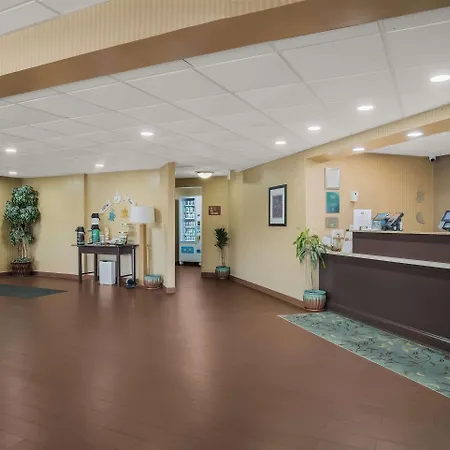 Quality Inn & Suites Chambersburg Northeast-3
