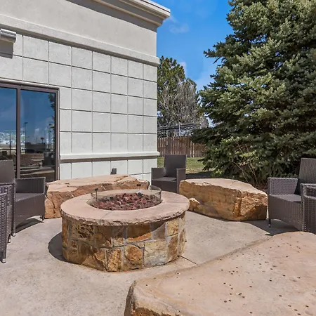 Hampton Inn & Suites Greeley-3