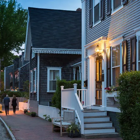 Brass Lantern Inn-3