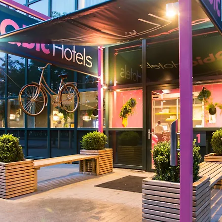 Qbic Hotel WTC Amsterdam-2