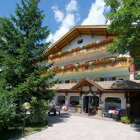 Hotel Cristallo-3