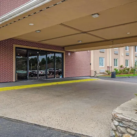 Americas Best Value Inn Foxboro-3