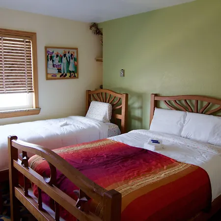 Qupqugiaq Inn-2