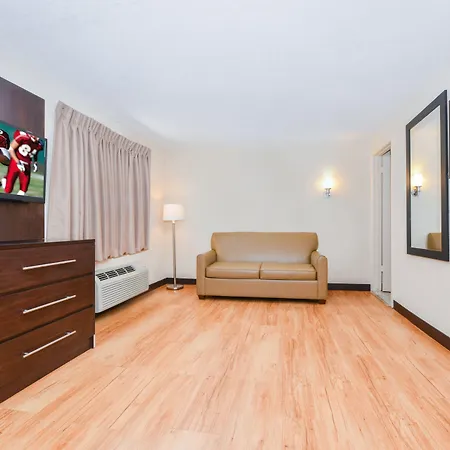 Red Roof Inn Plus+ & Suites Guilford-2