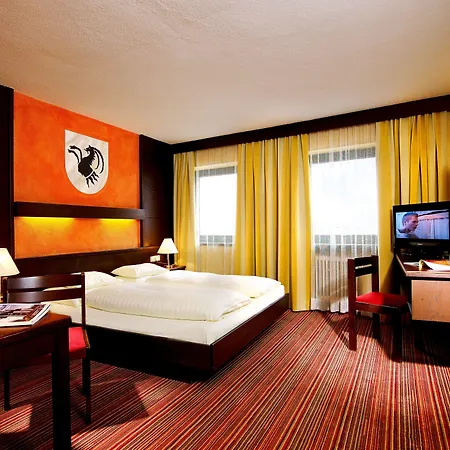 Hotel Schrofenstein-3