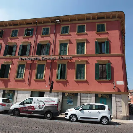Verona House Aparthotel-2