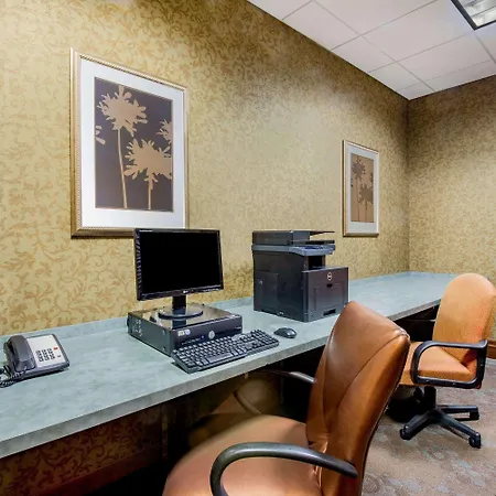 La Quinta Inn & Suites Bel Air I-95 Exit 77A-2