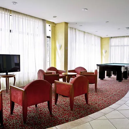 Ibis Taubate-2