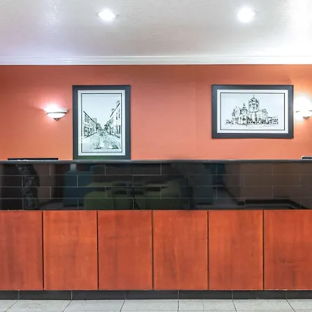 La Quinta Inn & Suites By Wyndham St. Augustine-3