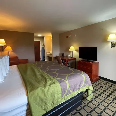 Super 8 By Wyndham Rolla-3