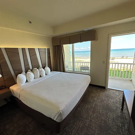 Mackinaw Beach And Bay Inn & Suites-2