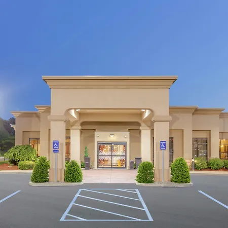 Hampton Inn Auburn-2