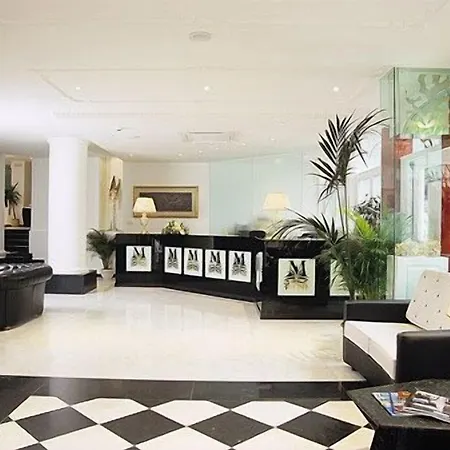 M Glamour Hotel-3