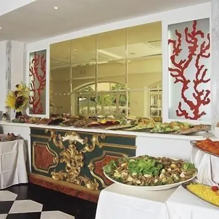 M Glamour Hotel-2