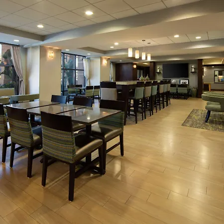 Hampton Inn Visalia-3