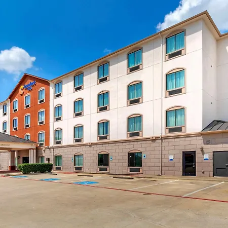 Comfort Inn Near Unt-2