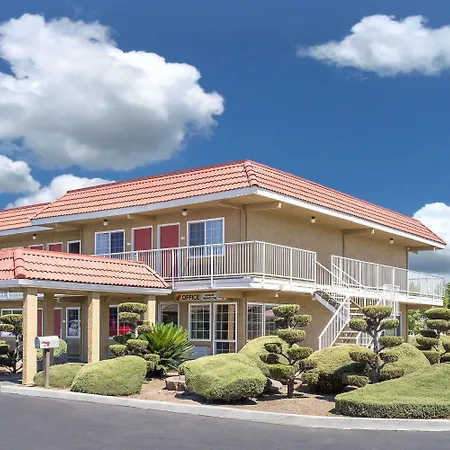 Days Inn By Wyndham Turlock-2