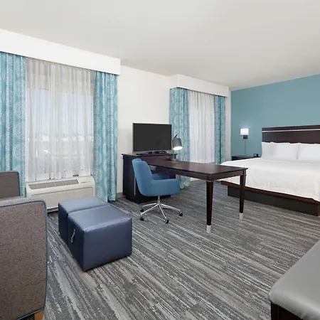 Hampton Inn & Suites Childress-3