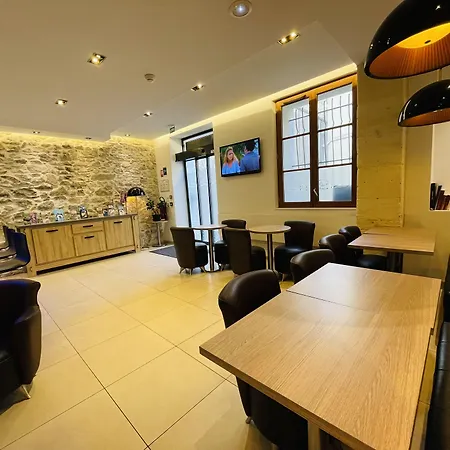 Central Hotel-2