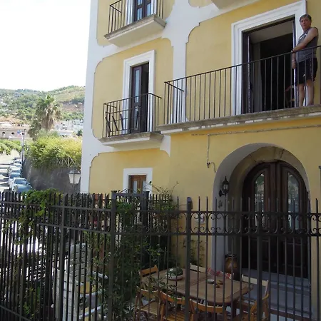 Sant'Agostino Guest Rooms-2