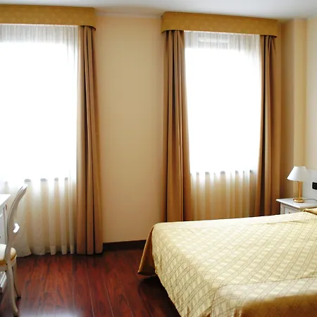 International Hotel-3