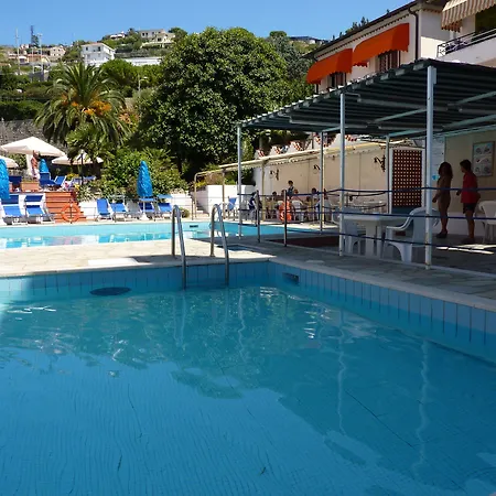 Hotel Ariston Montecarlo-3