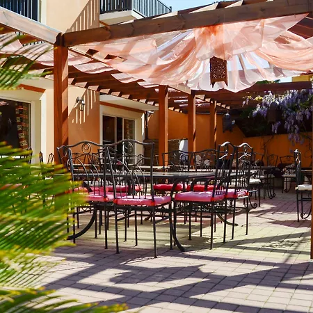 Logis Hotel De La Clape-2
