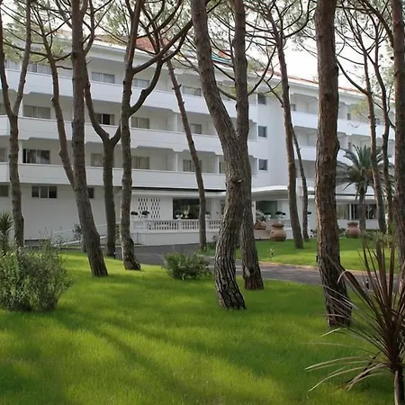 Domizia Palace Hotel-3