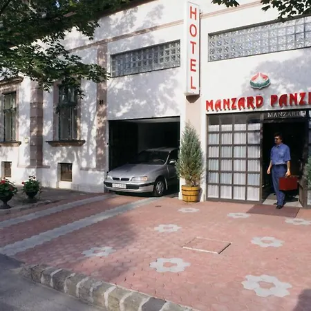 Hotel Manzard Panzio-3